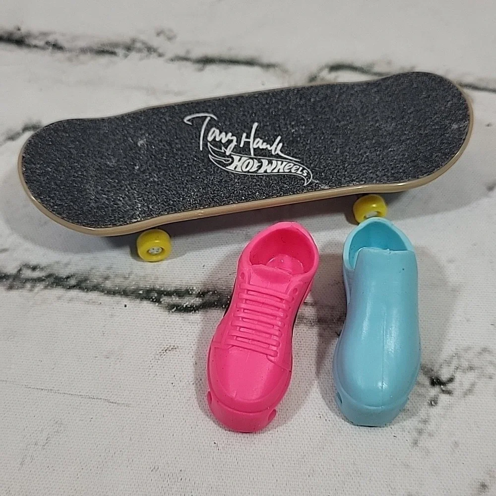 Hot Wheels Tony Hawk‎ Fingerboard Lot With Sneakers Shoes Skate Skull Grind